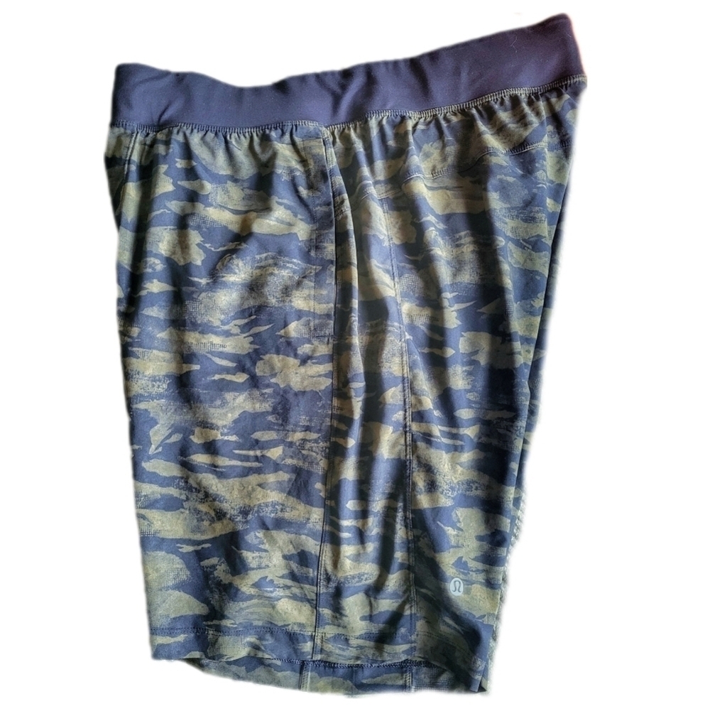 Lululemon // T.H.E. Short Luxtreme *Liner9" / LG / Kinetic Green Multi